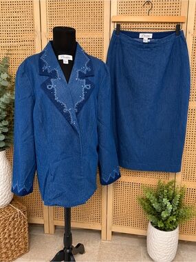 Vintage Ms. Divine Blue Embroidered Denim Blazer & Skirt Suit Set Women’s 20
